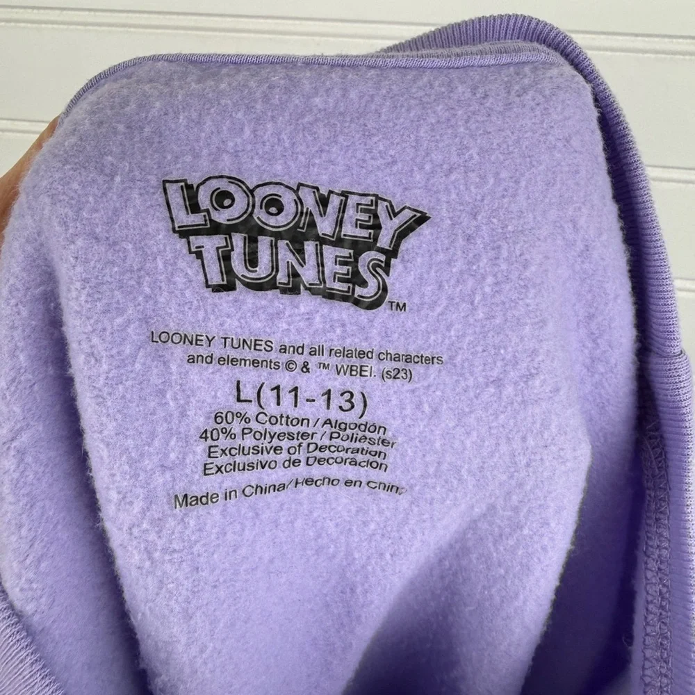 Warner Bros. Lavender purple Looney Tunes Graphic Crewneck Sweatshirt. Juniors L
